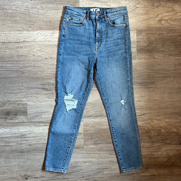 Lovers + Friends Denim - LOVERS AND FRIENDS High Rise Stretch Skinny Jeans (Size 26)